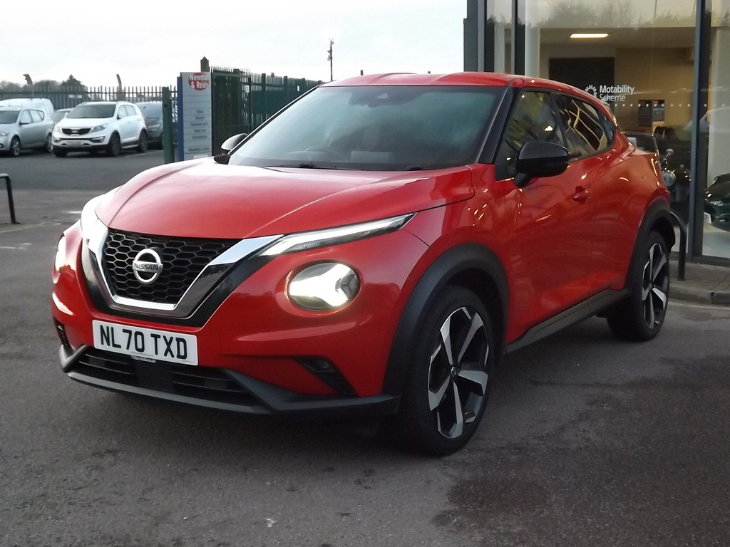 Nissan Juke Dig-t N-connecta Red