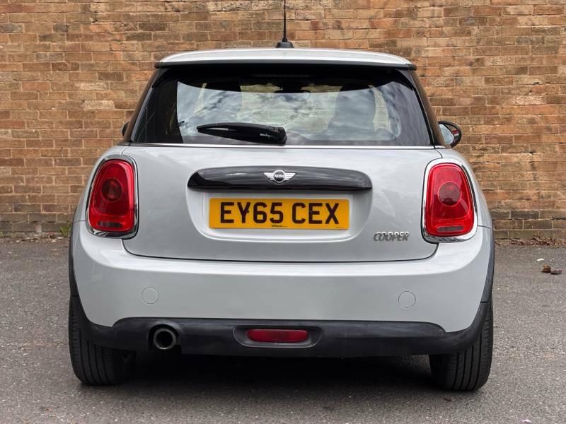 Mini Hatch 1.5 Cooper - 2015 65 EY65CEX White #4