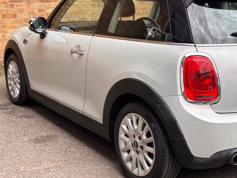 Mini Hatch 1.5 Cooper - 2015 65 EY65CEX White #5