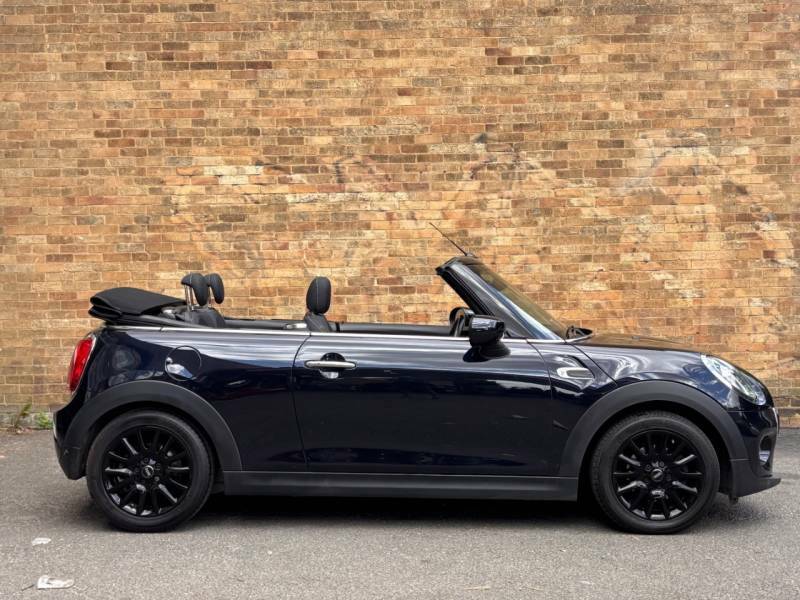 Mini Convertible 1.5 Cooper Classic II - 2020 20 AE20MJK Blue #2