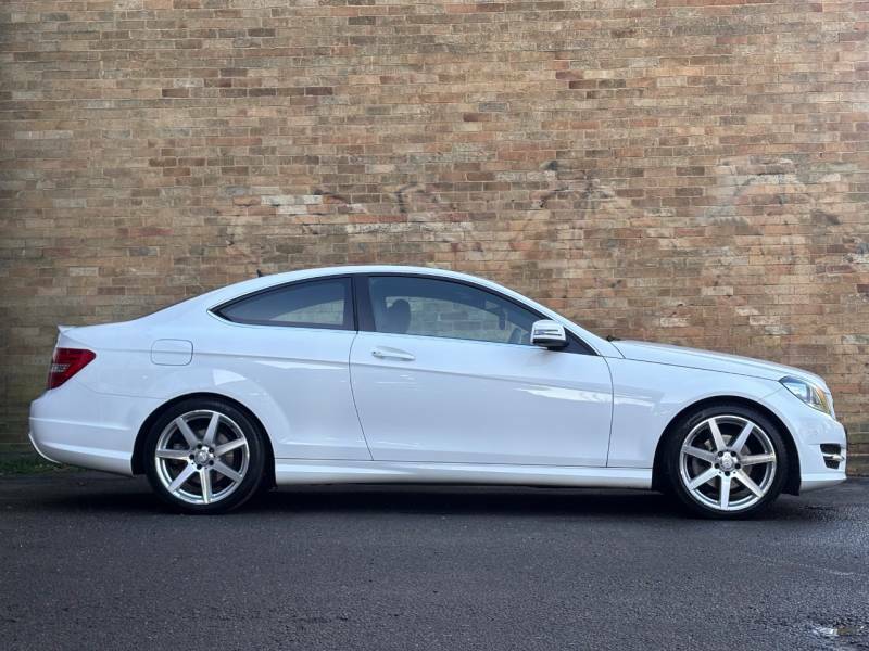 Mercedes-Benz C Class C220 Cdi Amg Sport Edition Premium - 20 HJ14GAA White #2