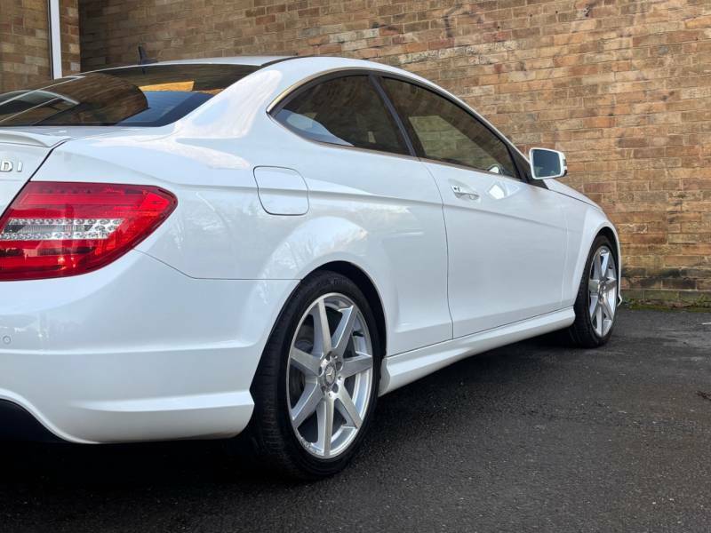 Mercedes-Benz C Class C220 Cdi Amg Sport Edition Premium - 20 HJ14GAA White #3