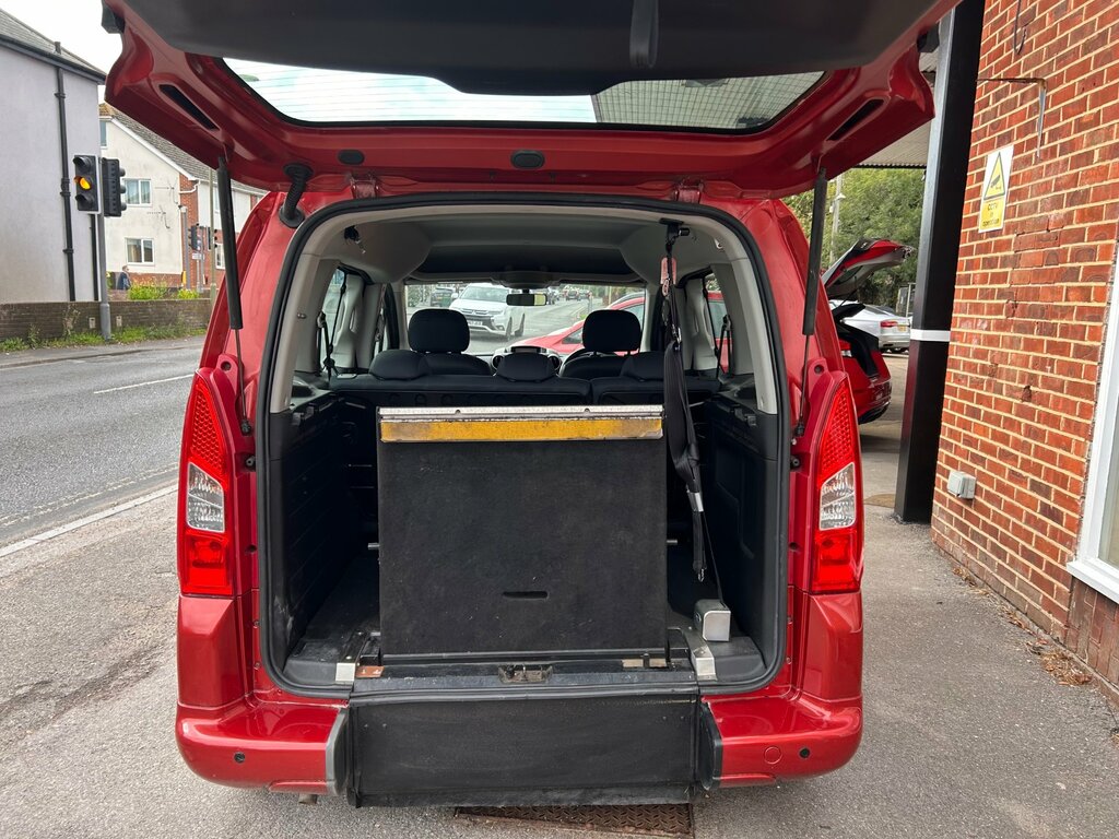 Peugeot Partner Tepee 1.6 Hdi 92 S Red #2