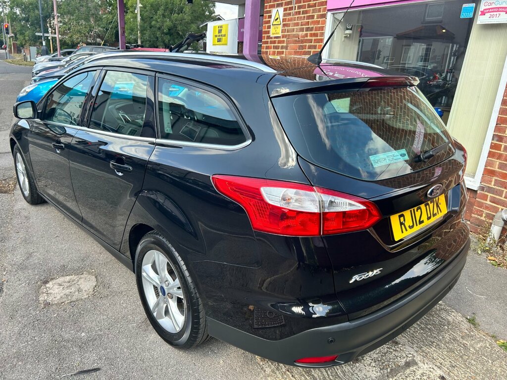 Ford Focus 1.6 125 Zetec Estate RJ12DZK Black #3