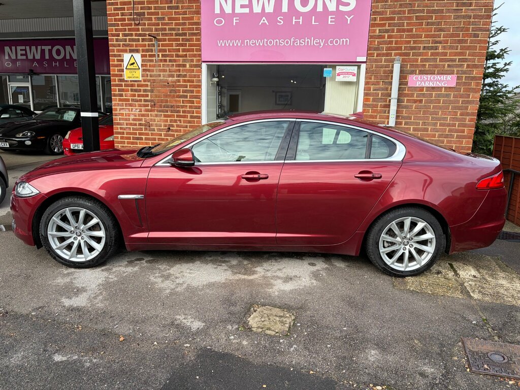 Jaguar XF 2.2D Premium Luxury Saloon Euro 5 Red #3