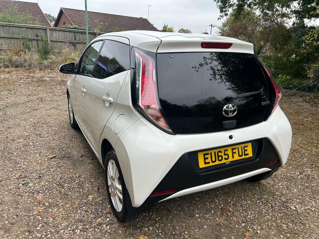 Toyota Aygo 1.0 Vvt-i X-pure Euro 6 EU65FUE White #6
