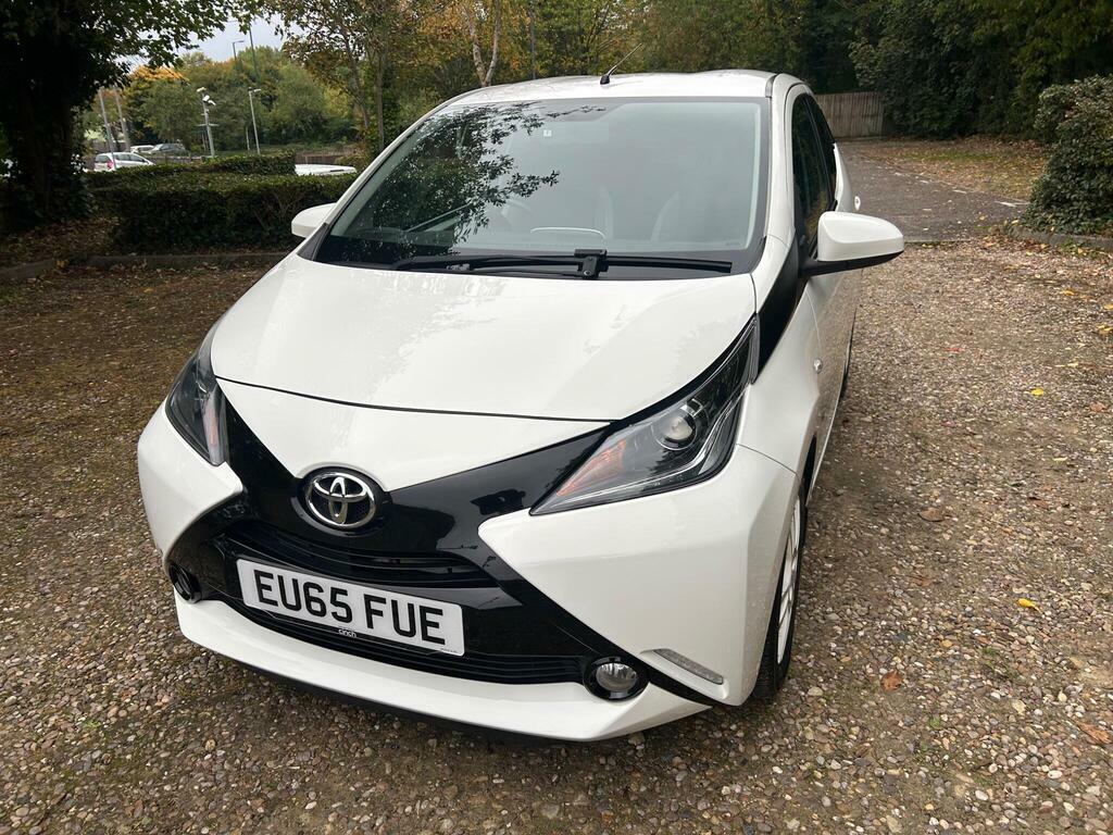 Toyota Aygo 1.0 Vvt-i X-pure Euro 6 EU65FUE White #2
