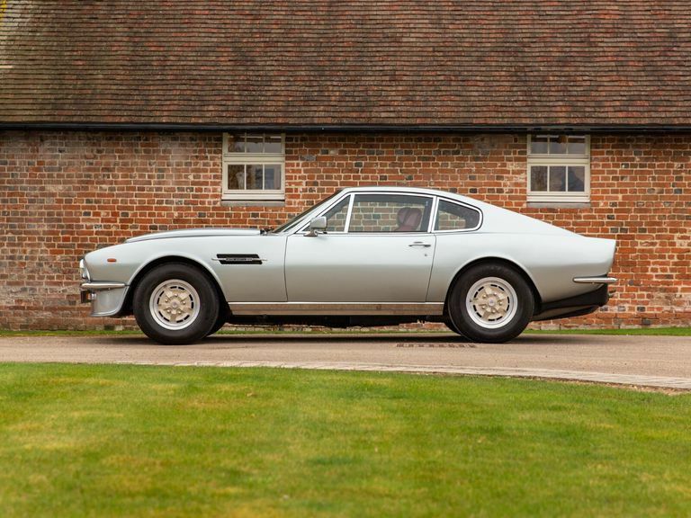 Aston Martin V8 Rare 5-Speed Silver #2