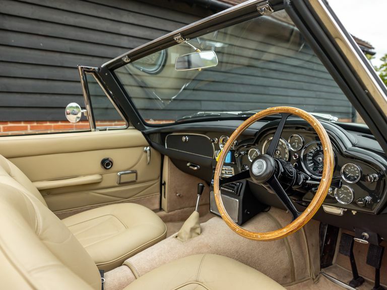 Aston Martin DB6 Volante Brown #5