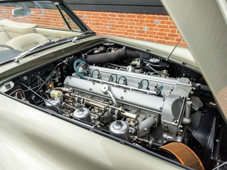 Aston Martin DB6 Volante Brown #6