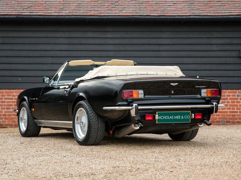 Aston Martin V8 Efi Black #4