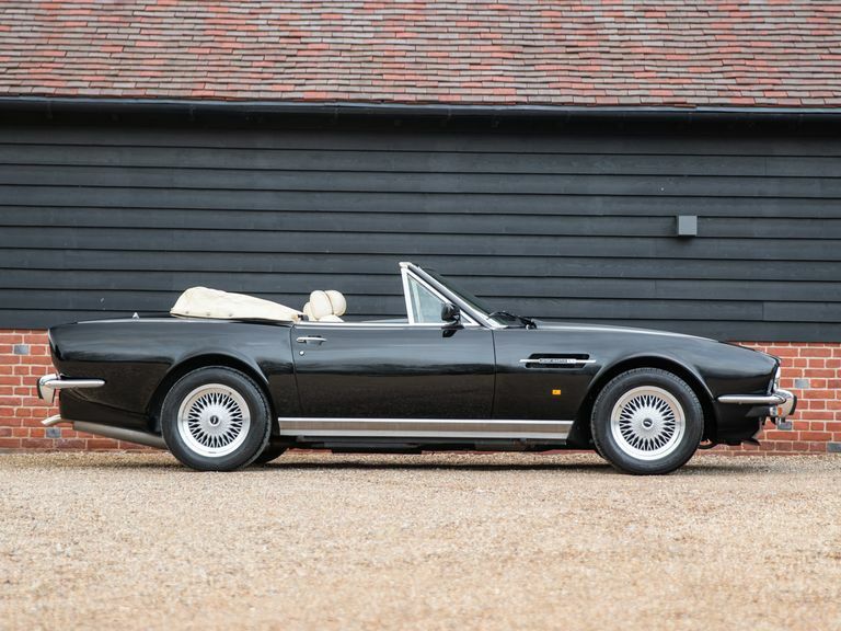 Aston Martin V8 Efi Black #2