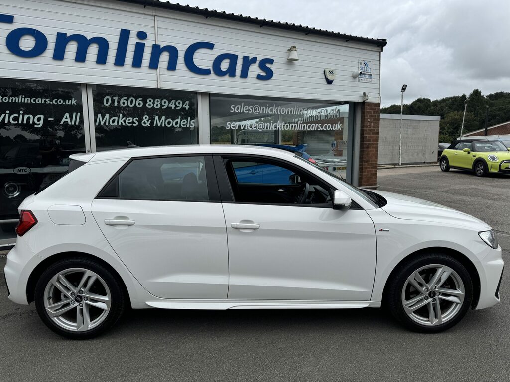 Audi A1 Petrol MM72FDX White #5