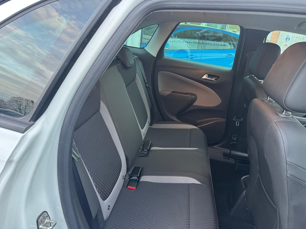 Vauxhall Crossland X Petrol SA19HFY White #2