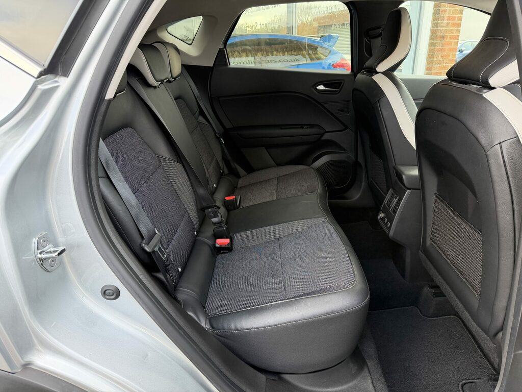 Renault Captur Petrol PK72DVW Silver #4