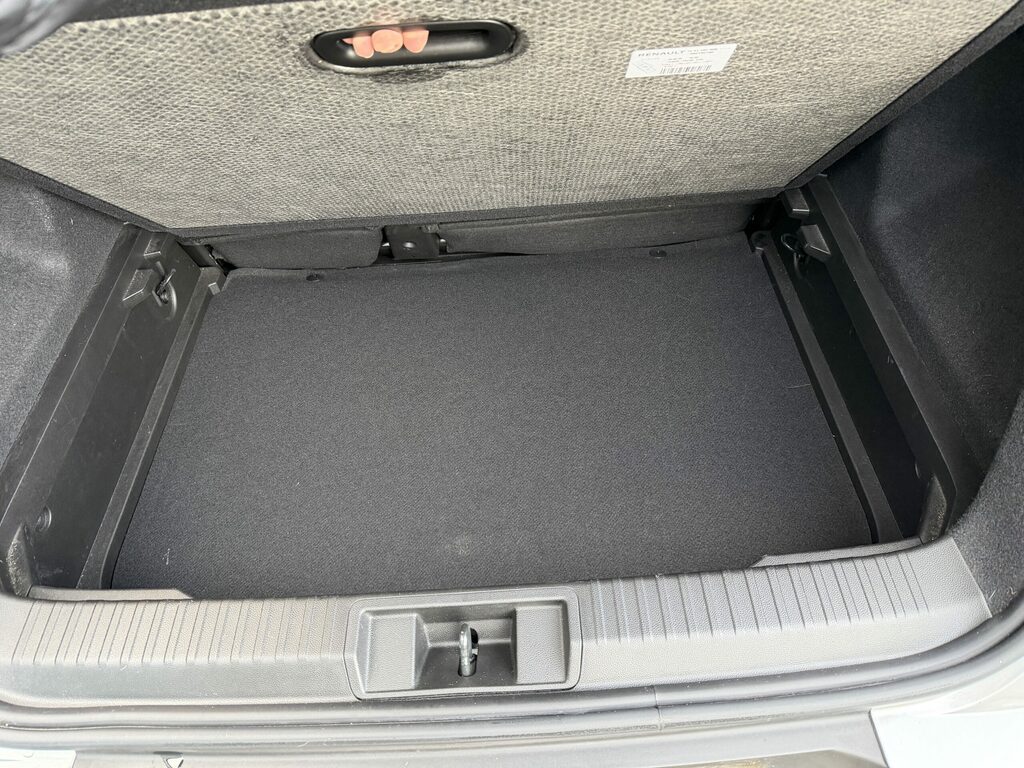 Renault Captur Petrol PK72DVW Silver #2