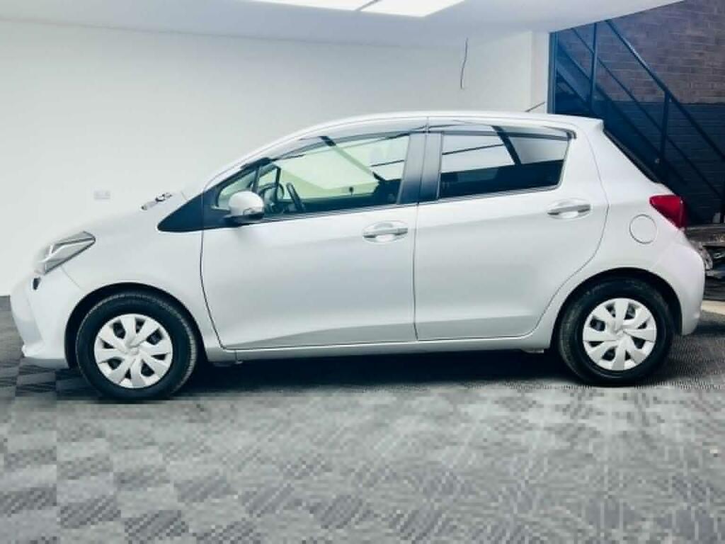 Toyota Yaris 1.33 Dual Vvt-i Icon Multidrive S Euro 6 2016 LJ66OJR #5