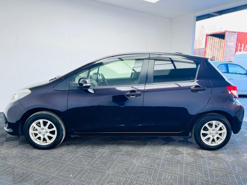 Toyota Yaris Icon Cvt 2025 Purple #4