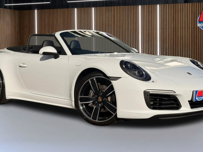 Porsche 911 2dr Pdk White
