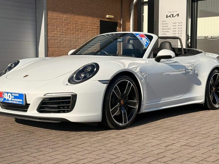 Porsche 911 2dr Pdk RE18UYJ White #5