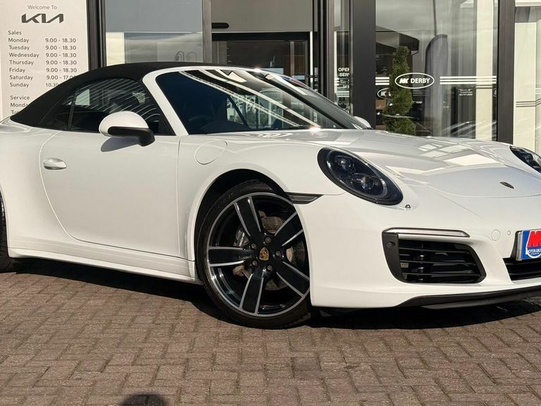 Porsche 911 2dr Pdk RE18UYJ White #2