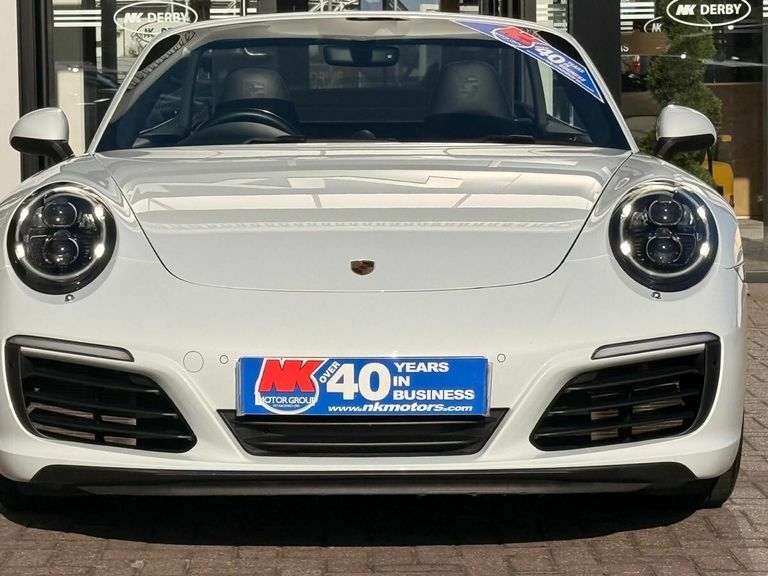 Porsche 911 2dr Pdk RE18UYJ White #4