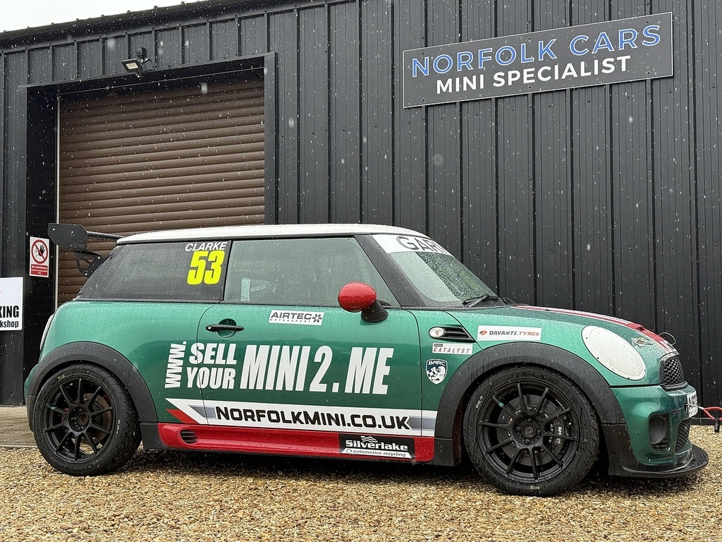 Mini Hatch John Cooper Works Green