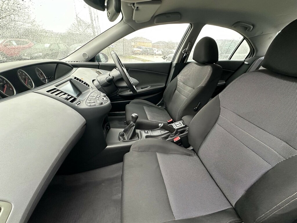 Nissan Primera 1.8 Se Grey #24