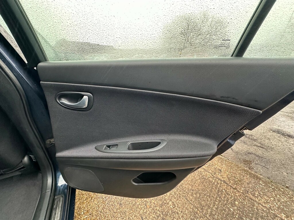 Nissan Primera 1.8 Se Grey #29