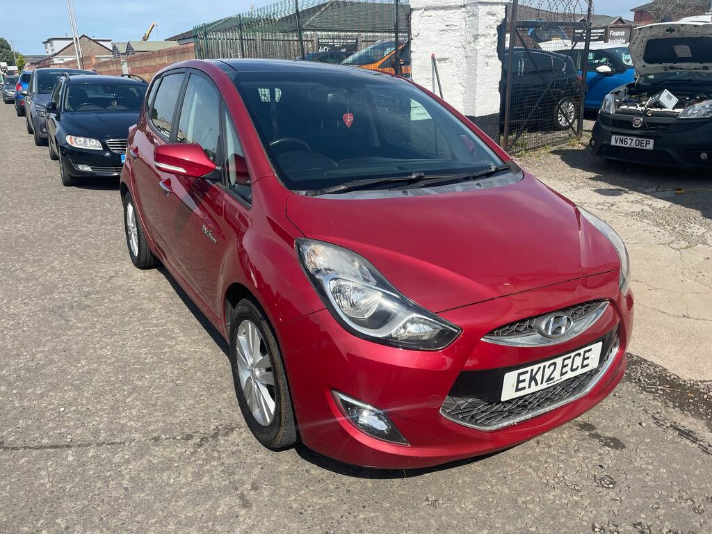 Hyundai Ix20 1.6L Crdi Style Mpv Euro 5 113 Red #2