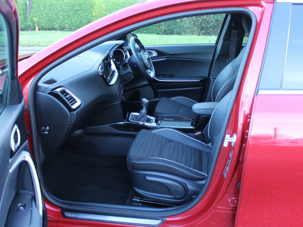 Kia Ceed 1.5 T-gdi Gt-line Hatchback Euro RF74FDK Red #3