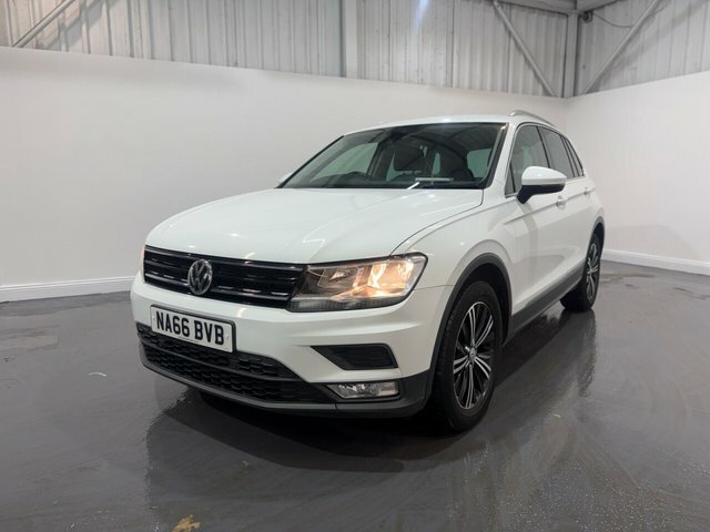 Volkswagen Tiguan 2.0 Tdi Bluemotion Tech Se Suv E NA66BVB White #3