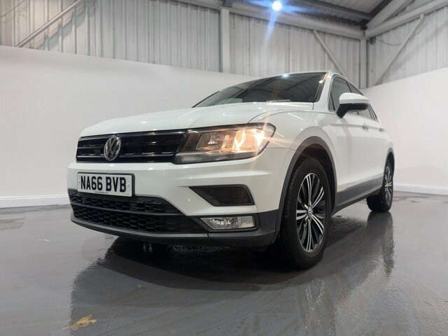 Volkswagen Tiguan 2.0 Tdi Bluemotion Tech Se Suv E NA66BVB White #4