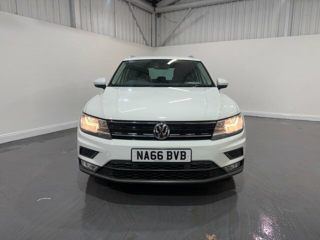Volkswagen Tiguan 2.0 Tdi Bluemotion Tech Se Suv E NA66BVB White #2