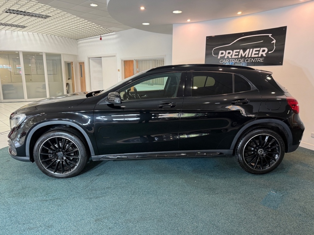 Mercedes-Benz GLA Class Gla 200 Amg Line Edition SA69DJF Black #3