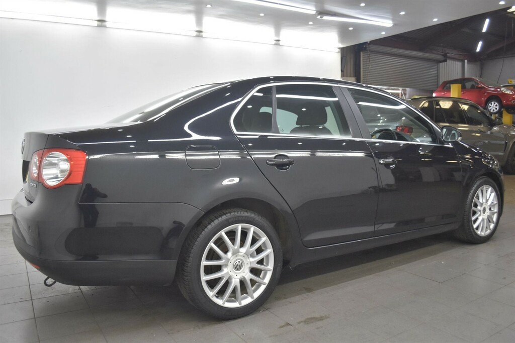 Volkswagen Jetta 2.0 Tdi Sport Dsg Euro 4 Black #2