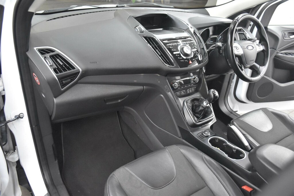 Ford Kuga 2.0 Tdci Titanium Awd Euro 6 Ss PN15XOP White #3