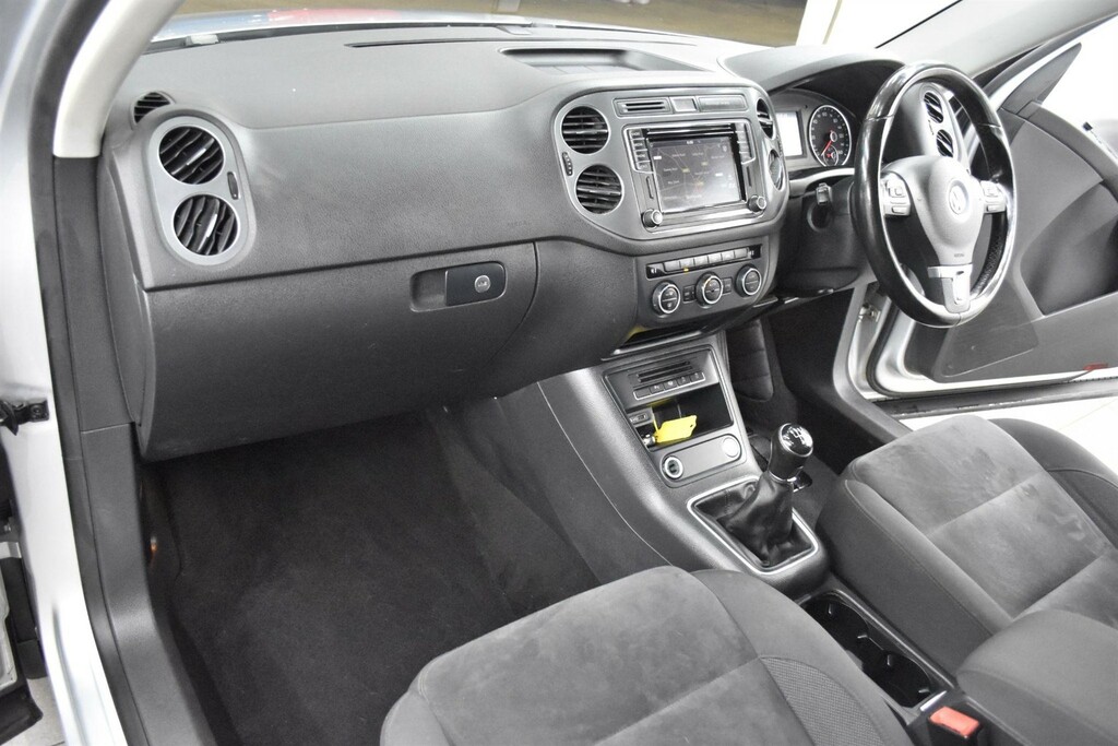Volkswagen Tiguan 2.0 Tdi Bluemotion Tech Match Edition 2Wd Euro 6 MW65ZDK Silver #3