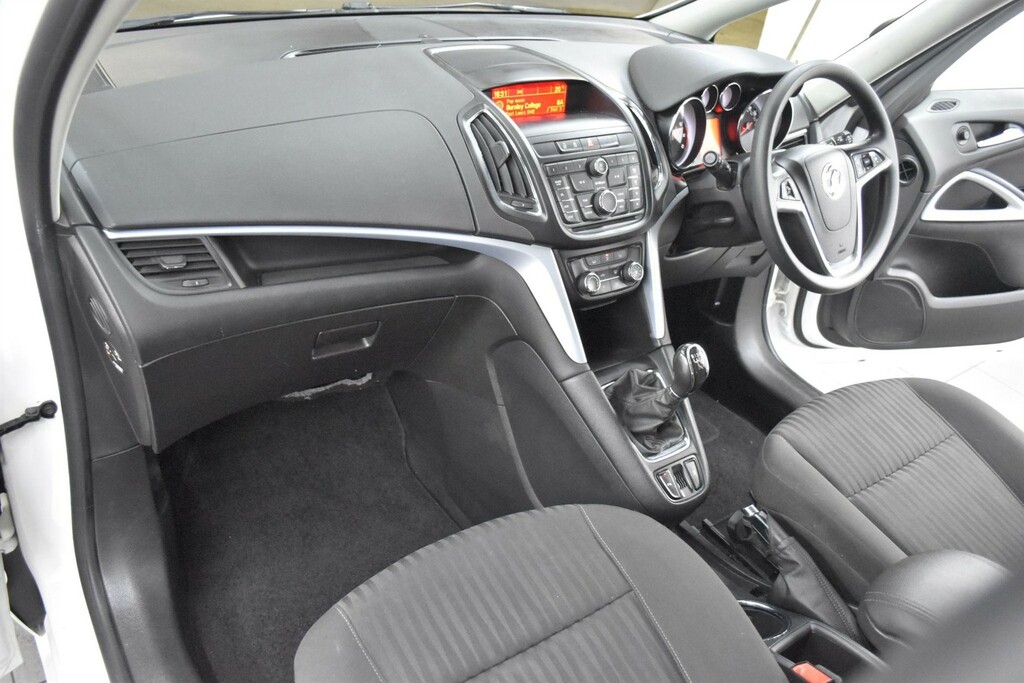 Vauxhall Zafira Tourer 1.4I Turbo Exclusiv Euro 6 VUI5246 White #3