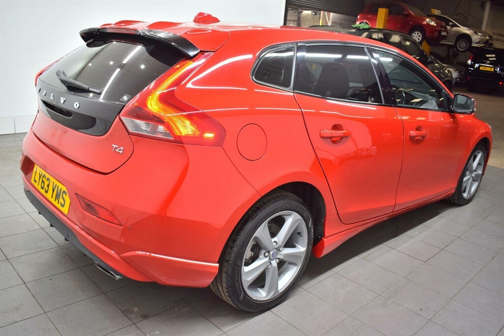 Volvo V40 1.6 T4 Se Lux Nav Powershift Euro 5 Ss Red #2