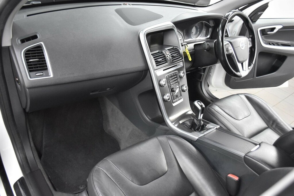 Volvo XC60 2.0 D4 Se Euro 6 Ss RV64ZYB White #3