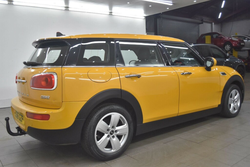 Mini Clubman 1.5 Cooper Euro 6 Ss 6Dr DS16GZP Orange #2