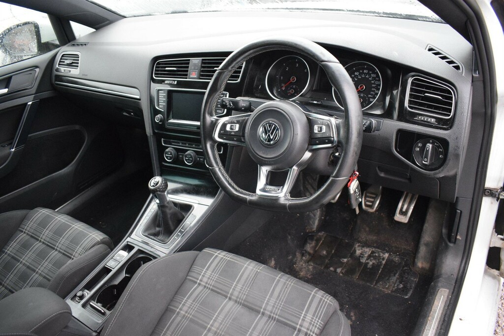 Volkswagen Golf 2.0 Tdi Bluemotion Tech Gtd Euro 6 Ss ND14LZM White #3