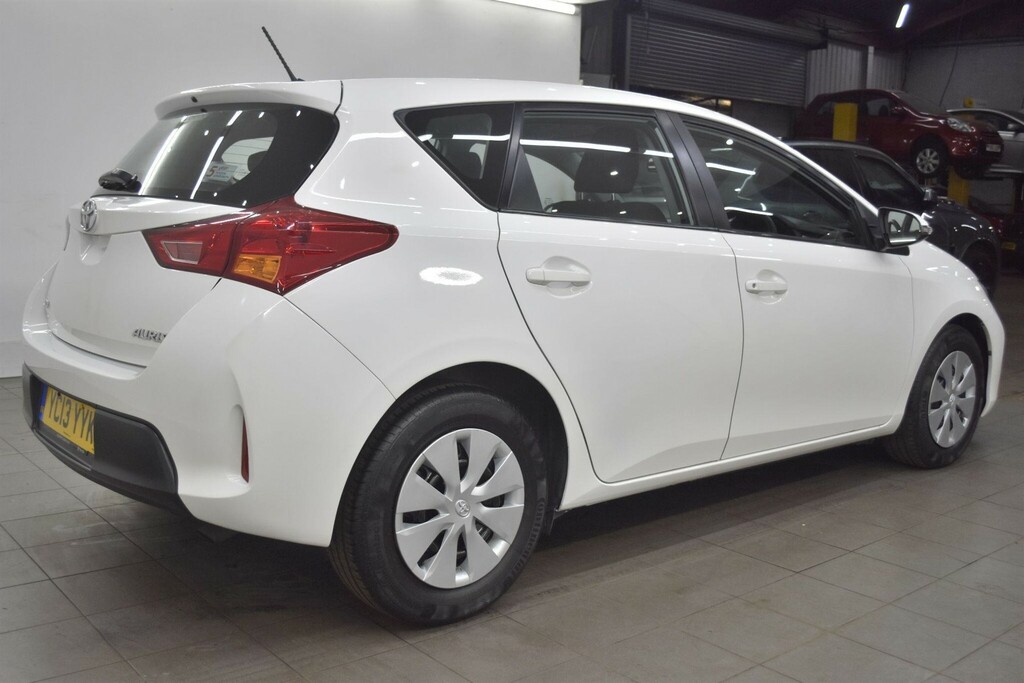 Toyota Auris 1.33 Dual Vvt-i Active Euro 5 Ss White #2
