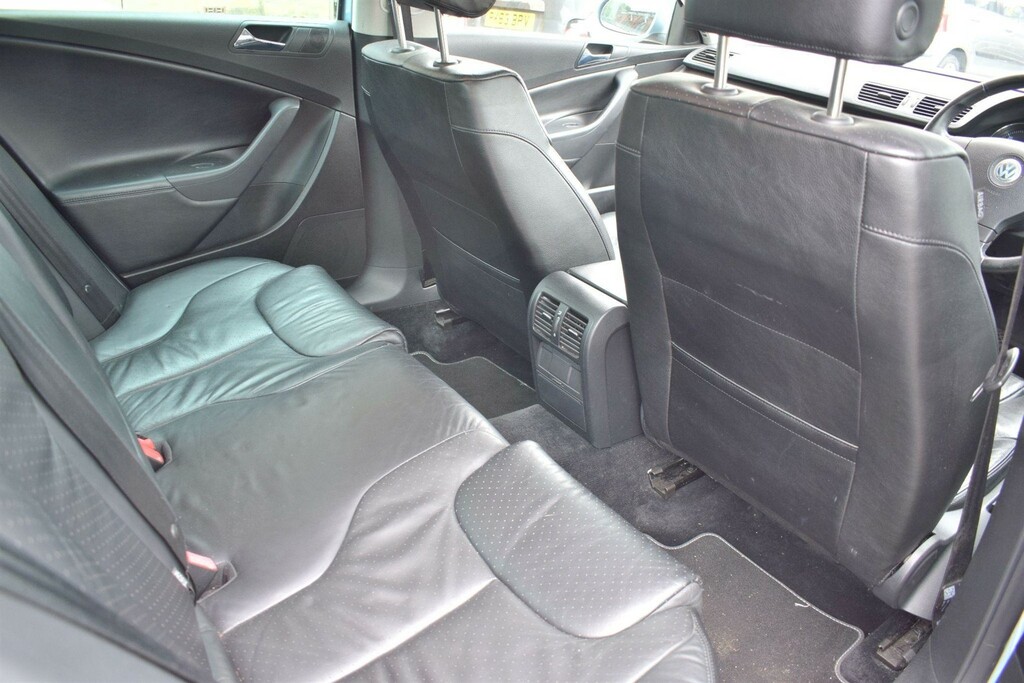 Volkswagen Passat 1.9 Tdi Pd Se Grey #16