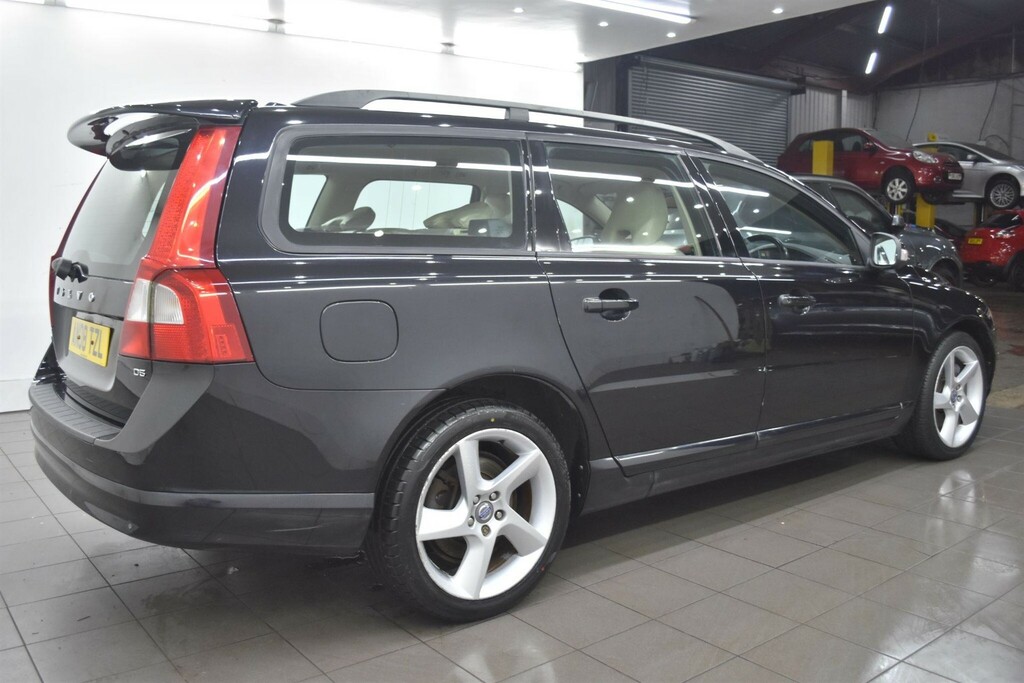 Volvo V70 2.4 D5 Se Sport Geartronic Euro 4 Black #2