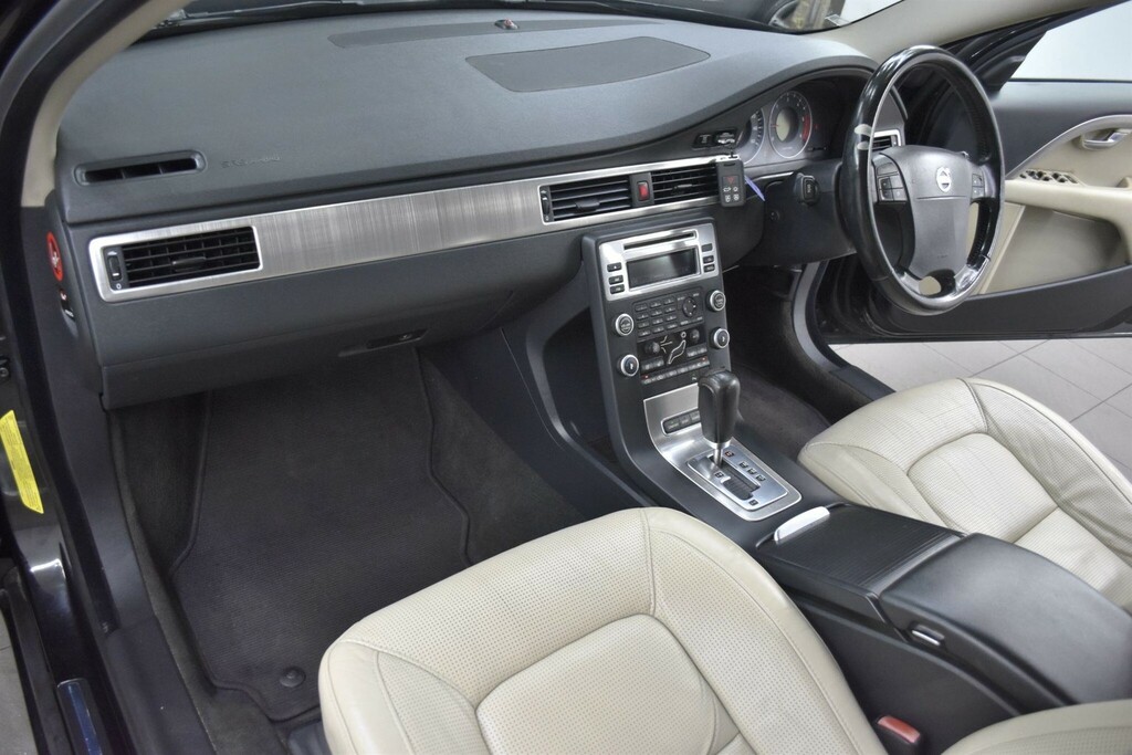 Volvo V70 2.4 D5 Se Sport Geartronic Euro 4 Black #3
