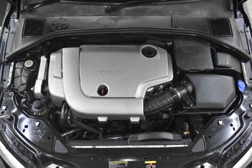 Volvo V70 2.4 D5 Se Sport Geartronic Euro 4 Black #4
