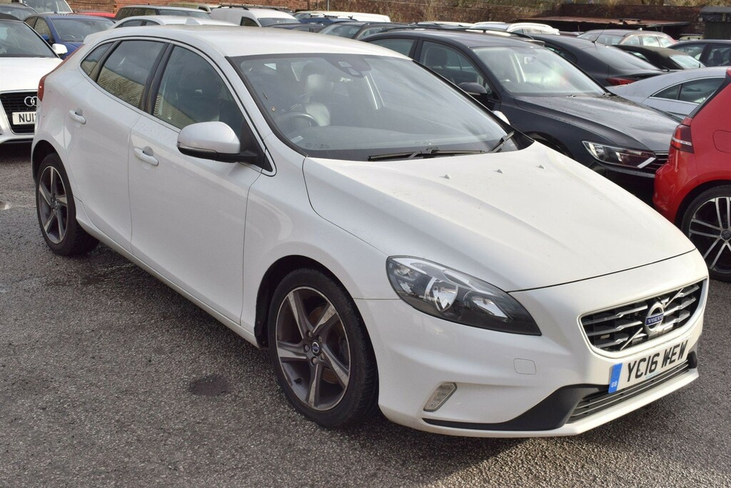 Volvo V40 2.0 D2 R-design Euro 6 Ss White