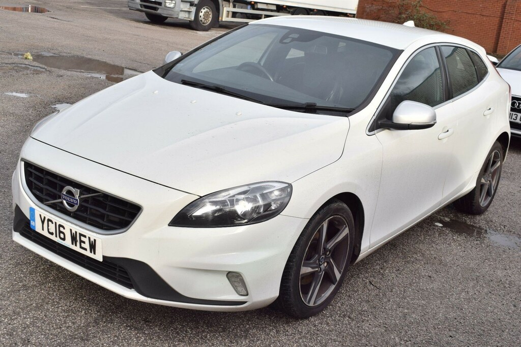 Volvo V40 2.0 D2 R-design Euro 6 Ss YC16WEW White #5